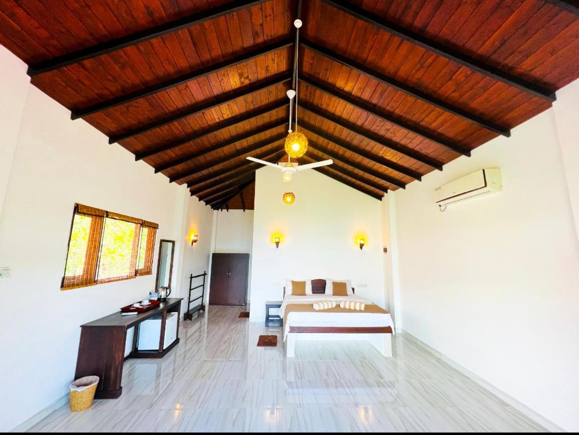Ashansa Lagoon Resort Тангале Екстериор снимка