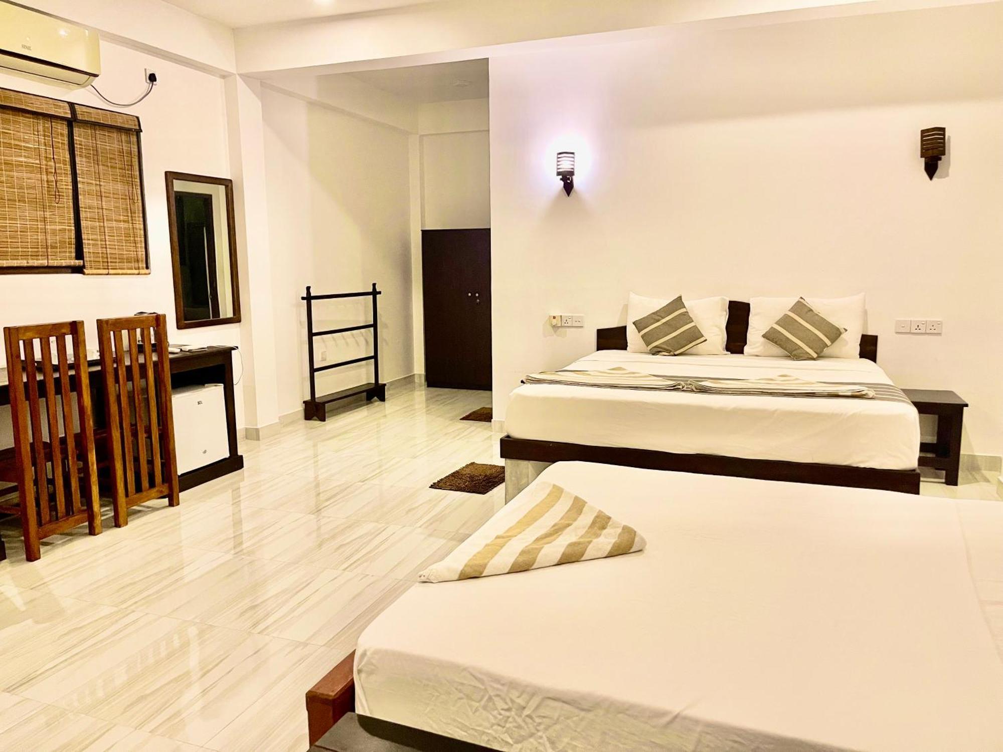 Ashansa Lagoon Resort Тангале Екстериор снимка