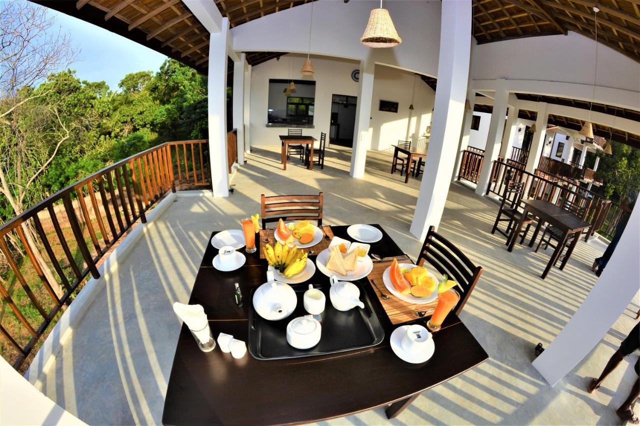 Ashansa Lagoon Resort Тангале Екстериор снимка